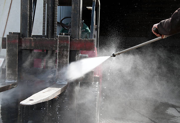 Playground Equipment Cleaning in Kirby, TX